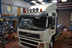 To Fit Volvo FM4 2013+ Euro 6 Day Cab / Low Cab Roof Light Bar + Round Spot Lamps x6