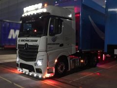 To Fit Mercedes Actros MP4 Giga Space Roof Bar + LED